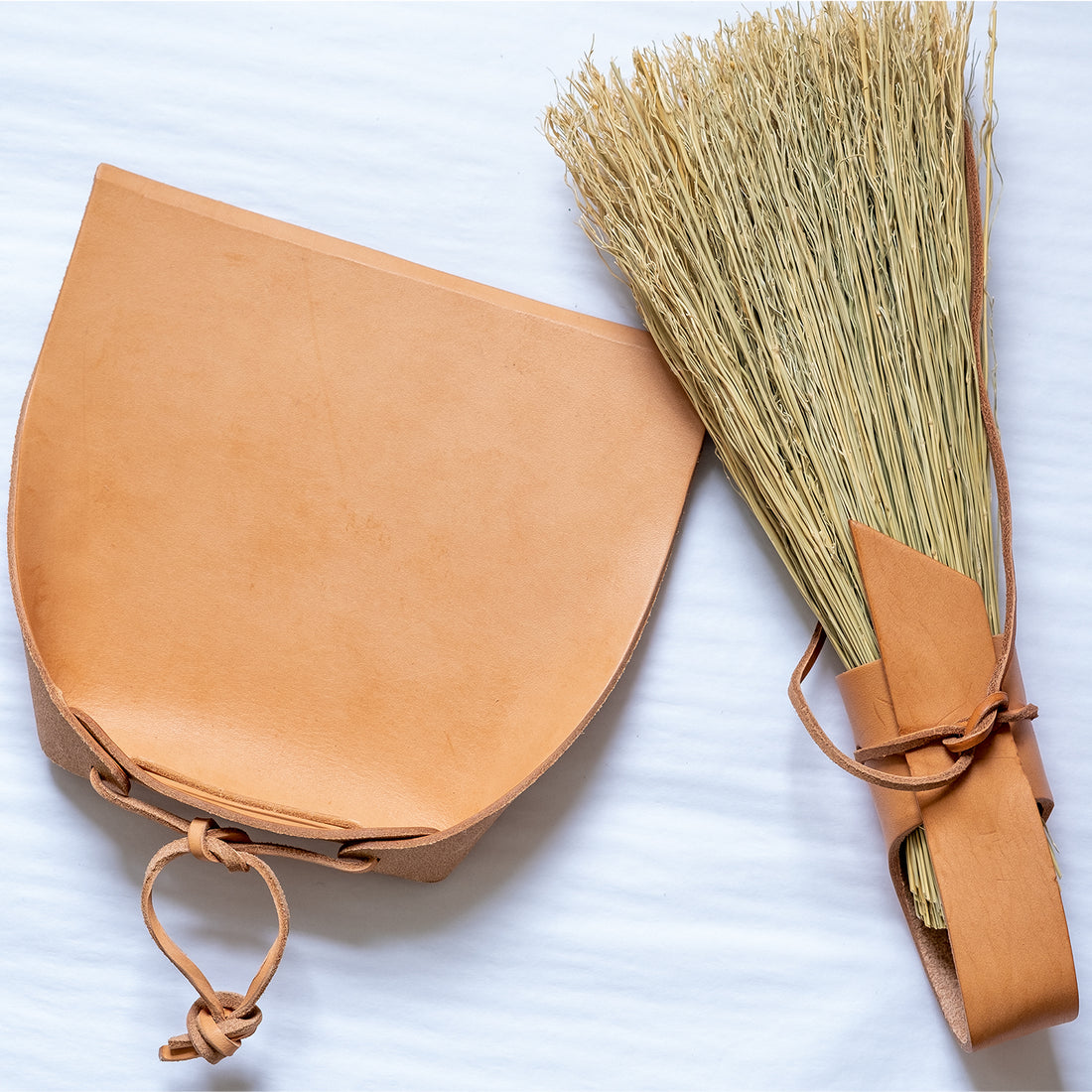 Leather Dustpan - Darling Spring